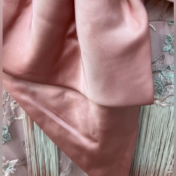 Mac Duggal Bow Front Ombré Fringe Detailed Dress size 10 - Picture 4 of 10